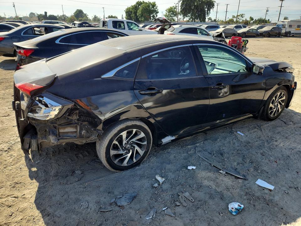 Снимка 3 от търг – 2016 HONDA CIVIC с VIN 2HGFC2F79GH544229