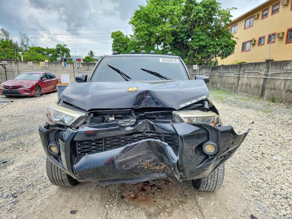 Photo 5 from auction – 2019 TOYOTA 4RUNNER with VIN JTEZU5JR4K5202346