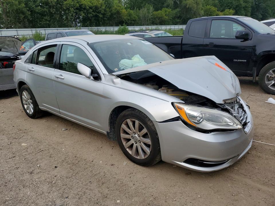 Photo 4 from auction – 2012 CHRYSLER 200 with VIN 1C3CCBBB3CN152199