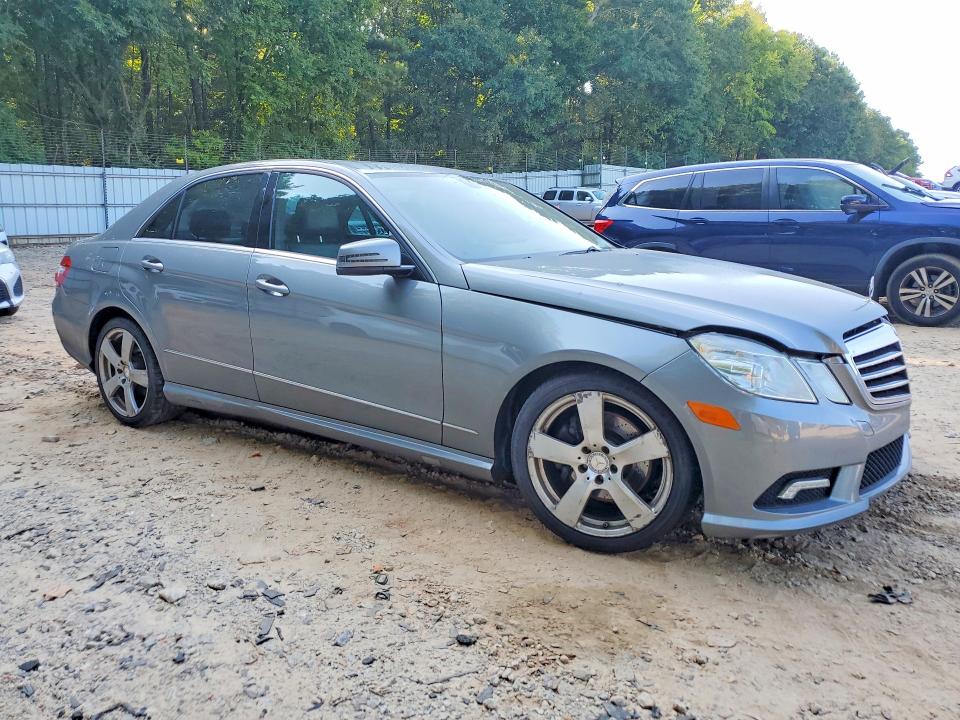 Photo 4 from auction – 2011 MERCEDES-BENZ E with VIN WDDHF5GB2BA475836