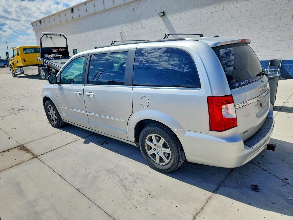 Photo 2 from auction – 2011 CHRYSLER TOWN & COUNTRY with VIN 2A4RR5DGXBR779752