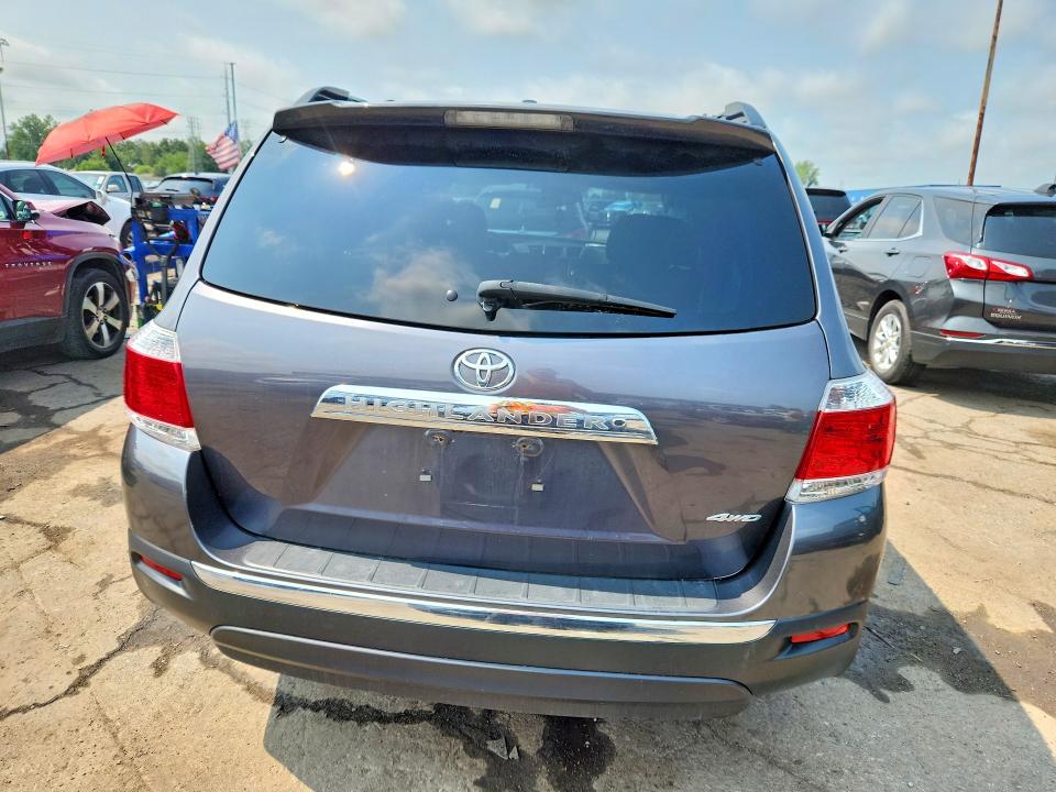 Photo 6 from auction – 2012 TOYOTA HIGHLANDER with VIN 5TDDK3EH2CS167666