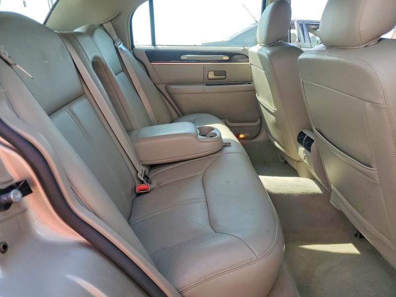 Photo 10 from auction – 2008 LINCOLN TOWN CAR with VIN 2LNHM82V28X659964