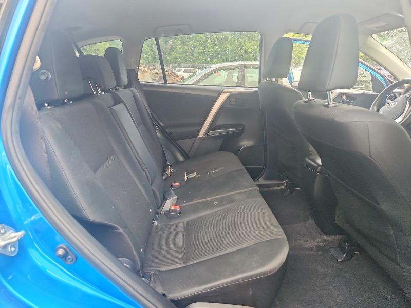 Photo 11 from auction – 2017 TOYOTA RAV4 with VIN JTMBFREV9HJ709435