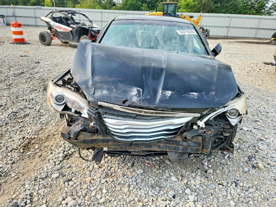 Photo 5 from auction – 2013 CHRYSLER 200 with VIN 1C3CCBBGXDN747354