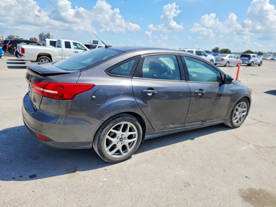 Photo 3 from auction – 2015 FORD FOCUS with VIN 1FADP3F27FL230400