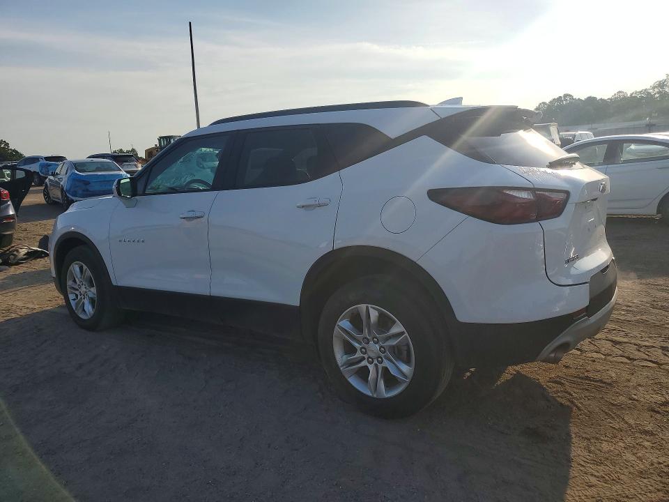 Photo 2 from auction – 2021 CHEVROLET BLAZER with VIN 3GNKBCRS5MS544752
