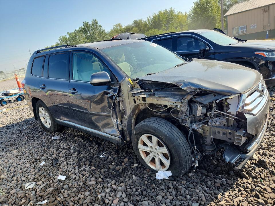 Photo 4 from auction – 2013 TOYOTA HIGHLANDER with VIN 5TDBK3EH2DS175775