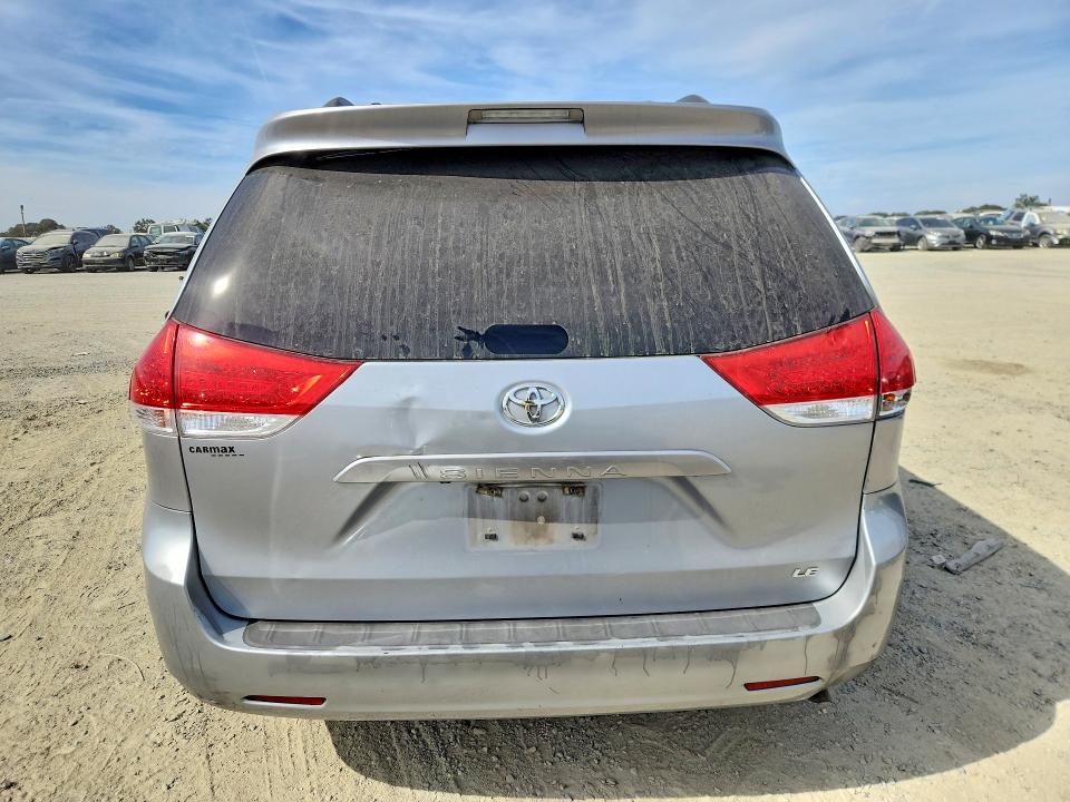 Photo 6 from auction – 2014 TOYOTA SIENNA with VIN 5TDKK3DC4ES504886