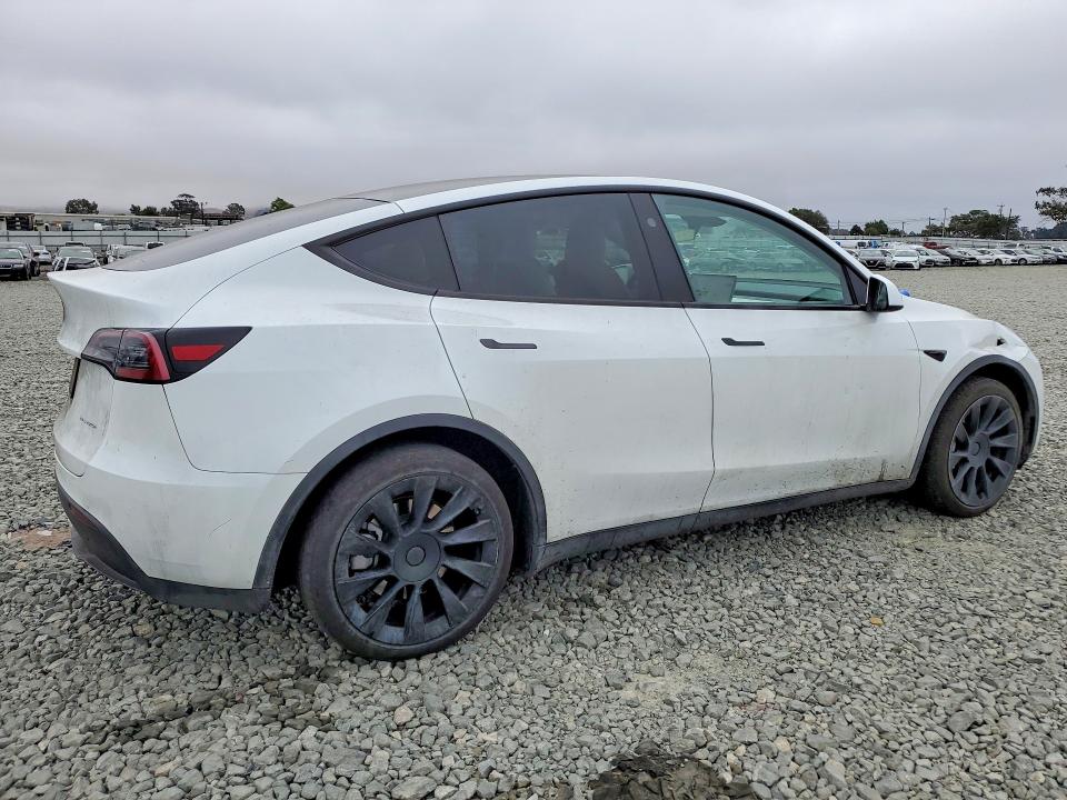 Photo 3 from auction – 2023 TESLA MODEL Y with VIN 7SAYGAEE3PF900639