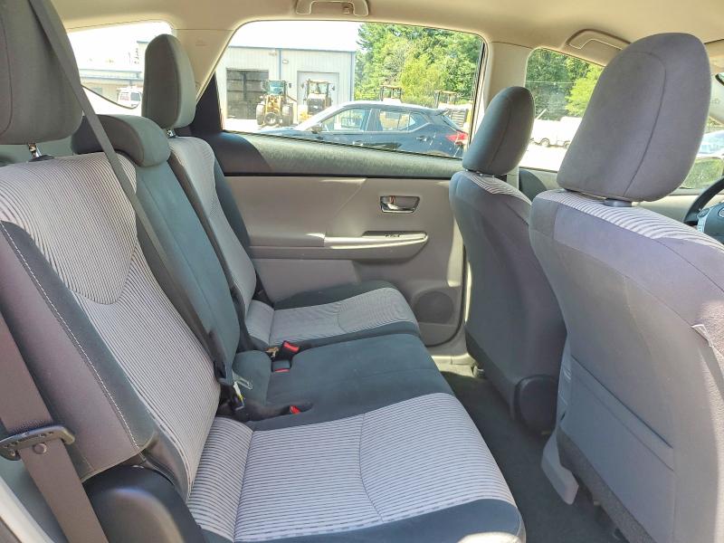 Photo 10 from auction – 2017 TOYOTA PRIUS V with VIN JTDZN3EU5HJ066037