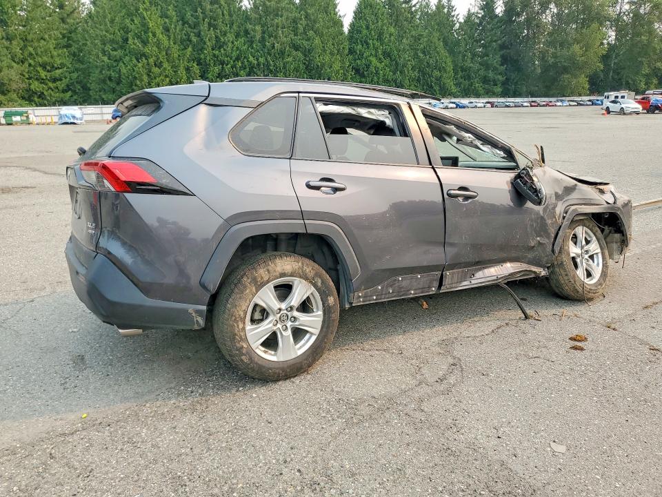 Photo 3 from auction – 2019 TOYOTA RAV4 with VIN 2T3P1RFV0KC015875