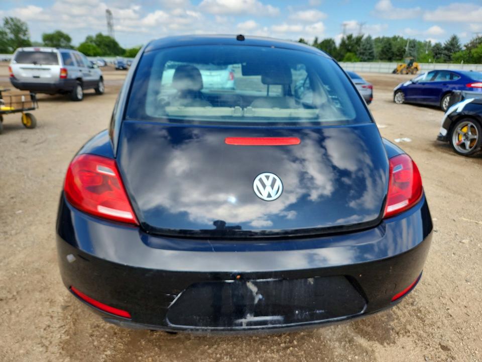 Photo 6 from auction – 2012 VOLKSWAGEN BEETLE with VIN 3VWJP7AT6CM661497