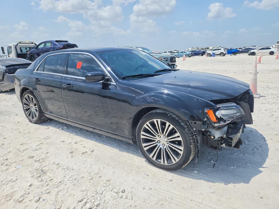 Photo 4 from auction – 2014 CHRYSLER 300 with VIN 2C3CCABG4EH202965