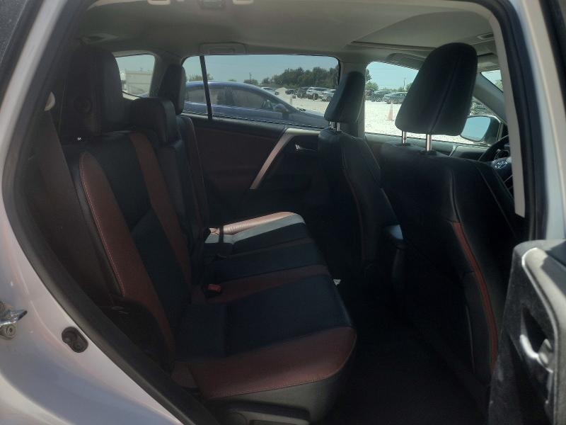 Photo 10 from auction – 2015 TOYOTA RAV4 with VIN 2T3DFREV2FW398633