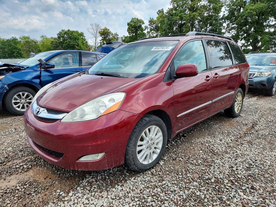 2010 TOYOTA SIENNA - Търг №66639836