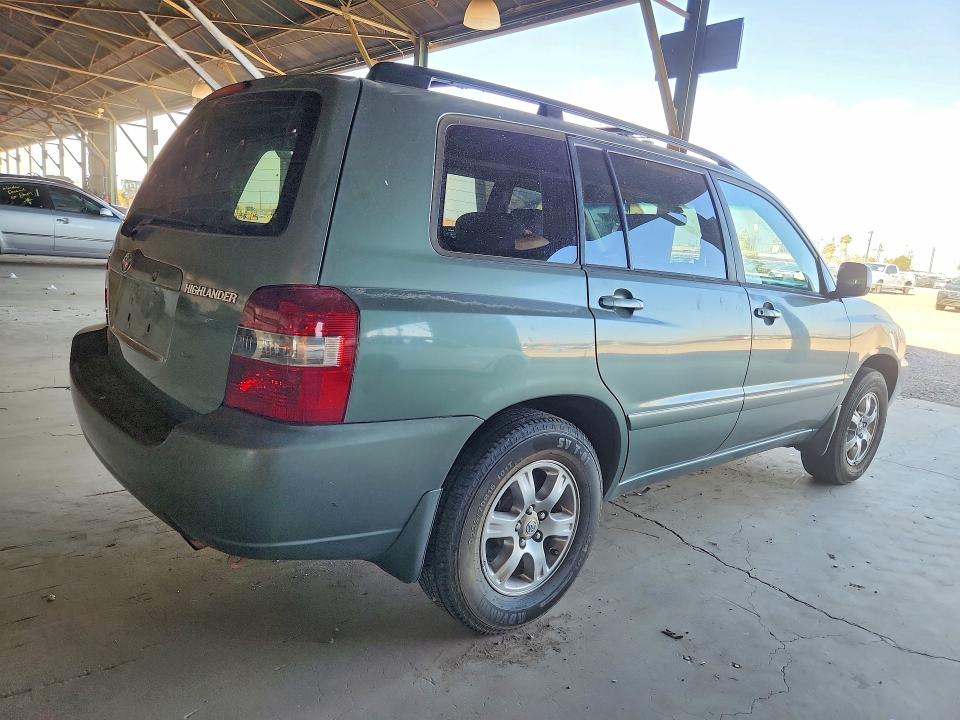 Photo 3 from auction – 2004 TOYOTA HIGHLANDER with VIN JTEDP21A040012411