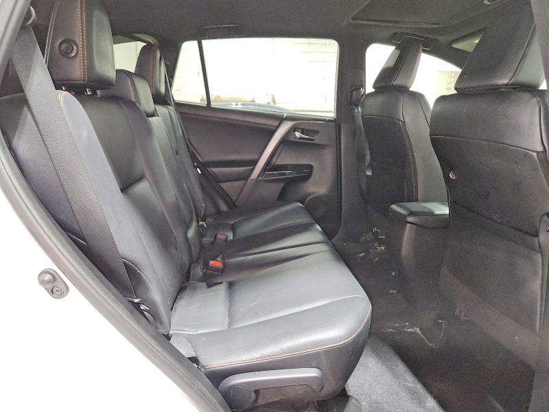 Photo 11 from auction – 2017 TOYOTA RAV4 with VIN 2T3JFREV3HW652341