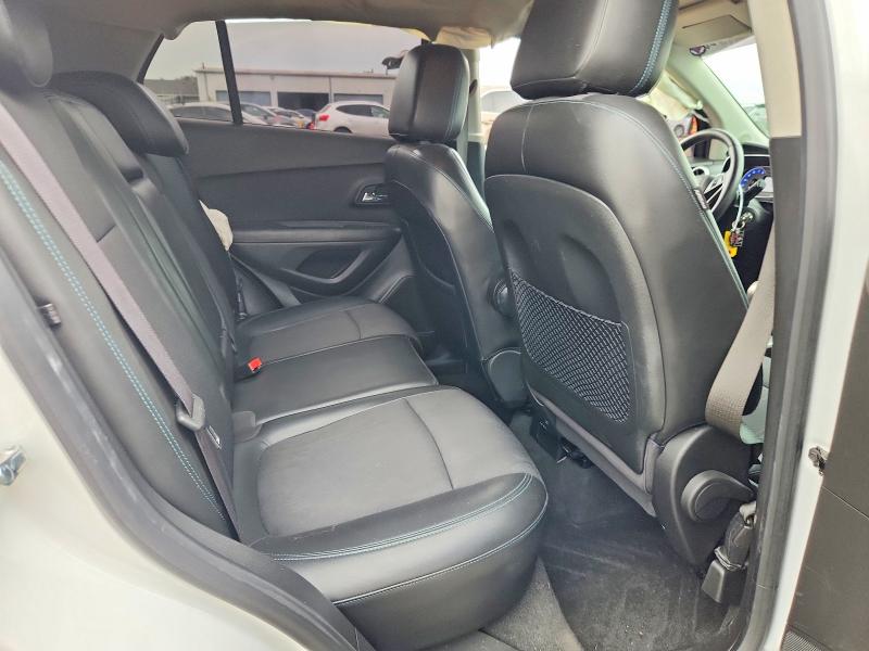 Photo 11 from auction – 2016 CHEVROLET TRAX with VIN KL7CJPSB1GB552507