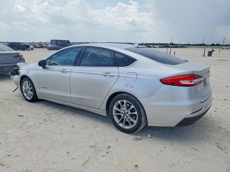 Photo 2 from auction – 2019 FORD FUSION with VIN 3FA6P0LU1KR105658
