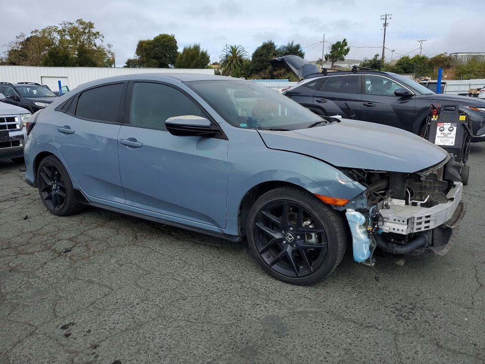 Photo 4 from auction – 2018 HONDA CIVIC with VIN SHHFK7G4XJU200925