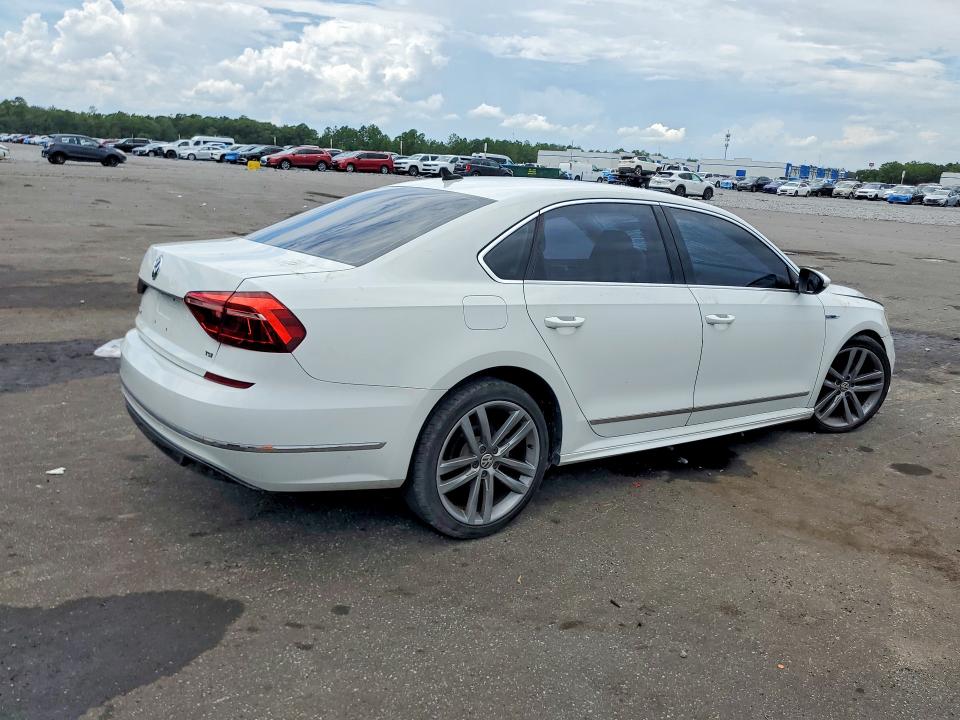Снимка 3 от търг – 2017 VOLKSWAGEN PASSAT с VIN 1VWDT7A34HC075933
