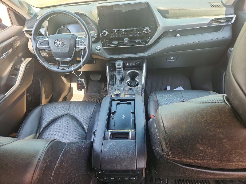 Photo 8 from auction – 2022 TOYOTA HIGHLANDER with VIN 5TDFZRBH0NS193813