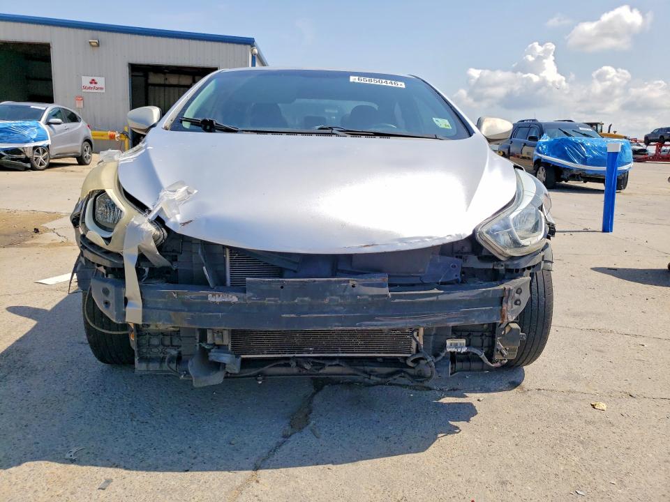 Photo 5 from auction – 2016 HYUNDAI ELANTRA with VIN 5NPDH4AE0GH675730