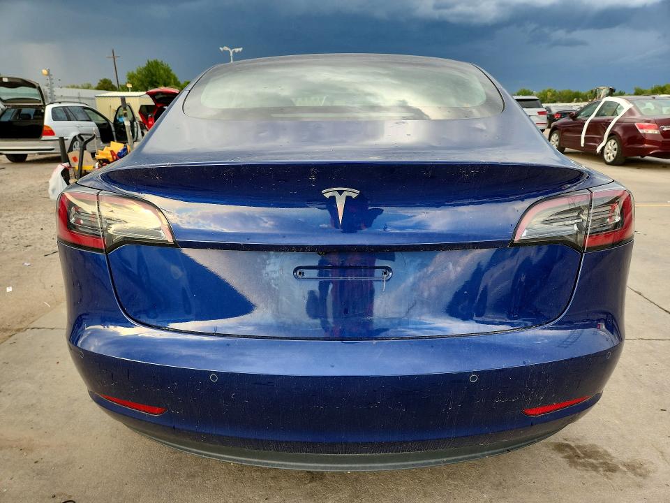 Photo 6 from auction – 2018 TESLA MODEL 3 with VIN 5YJ3E1EB1JF064419