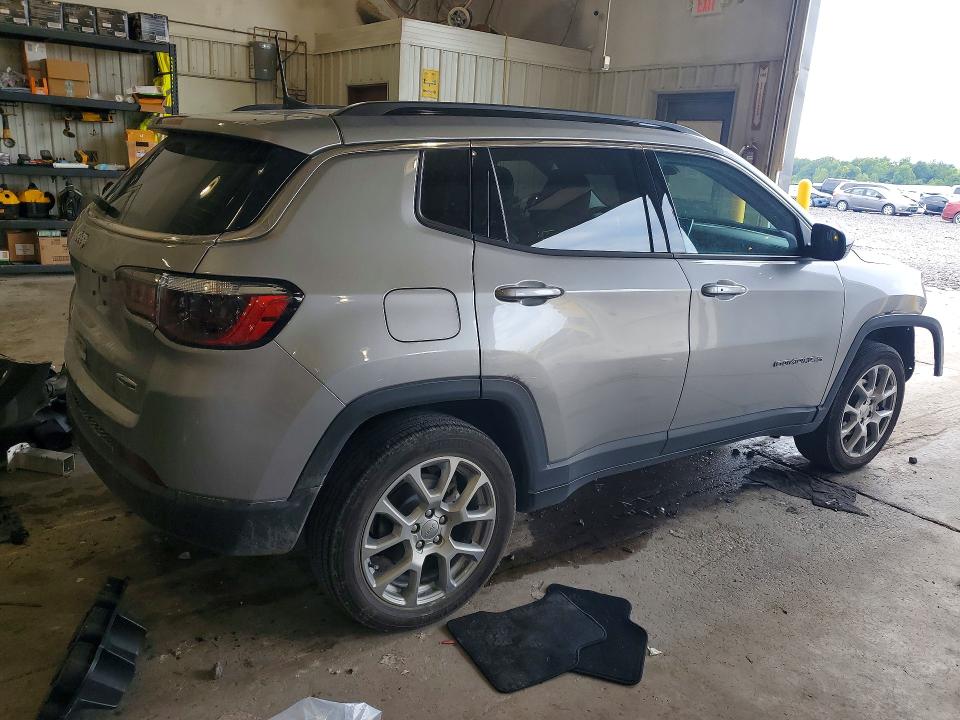 Zdjęcie 3 z aukcji – 2022 JEEP COMPASS z VIN 3C4NJDFB2NT208202