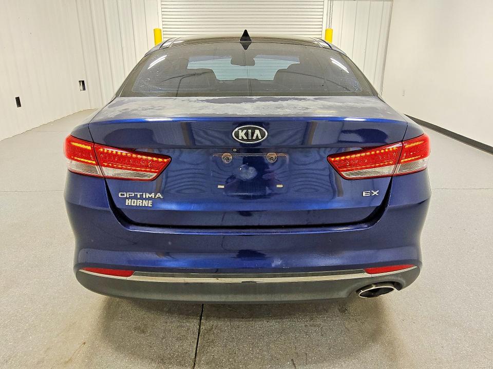 Photo 6 from auction – 2016 KIA OPTIMA with VIN 5XXGU4L31GG010352