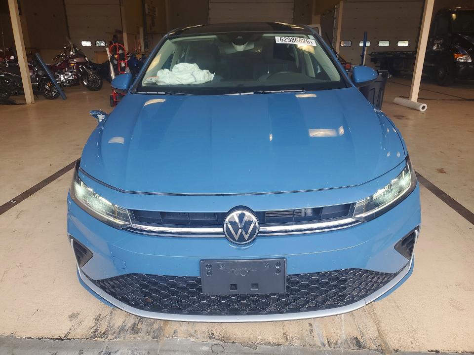 Photo 5 from auction – 2025 VOLKSWAGEN JETTA with VIN 3VW7X7BU2SM036627