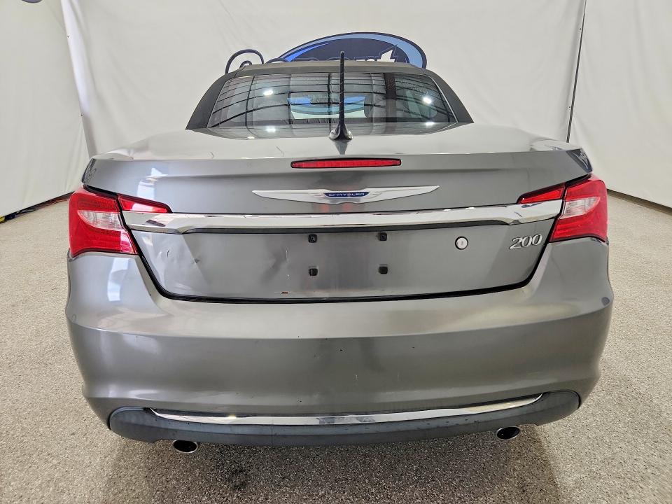 Photo 6 from auction – 2013 CHRYSLER 200 with VIN 1C3BCBEGXDN755557