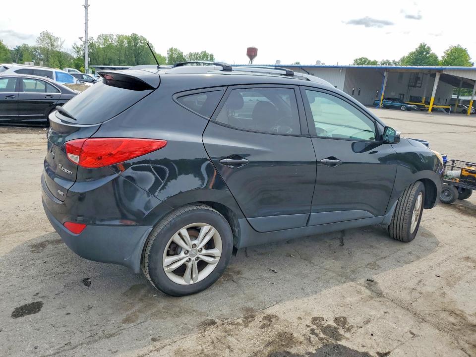 Photo 3 from auction – 2013 HYUNDAI TUCSON with VIN KM8JUCAC2DU584057