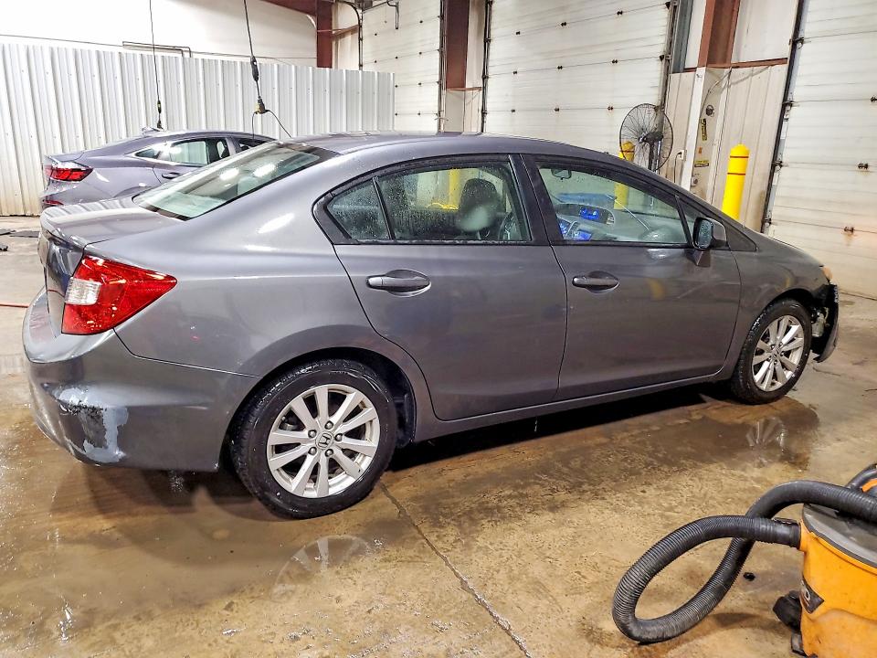 Photo 3 from auction – 2012 HONDA CIVIC with VIN 2HGFB2F91CH592676