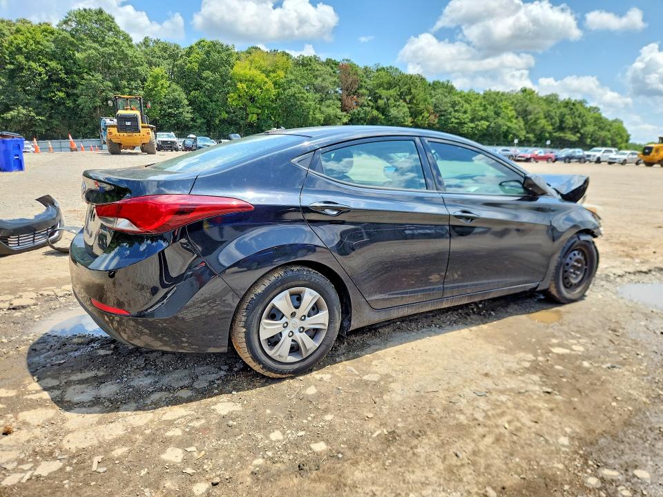 Photo 3 from auction – 2016 HYUNDAI ELANTRA with VIN 5NPDH4AE2GH753554