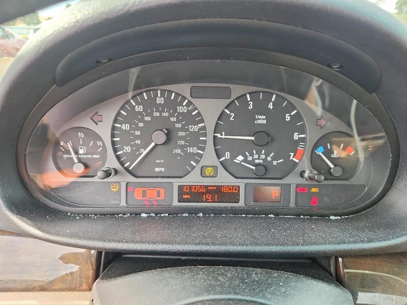 Photo 9 from auction – 2002 BMW 325 with VIN WBAEV33482KL76862