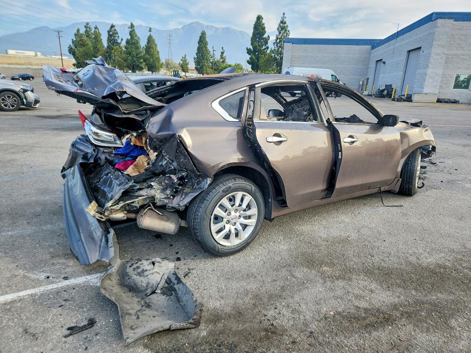 Photo 3 from auction – 2016 NISSAN ALTIMA with VIN 1N4AL3AP4GN381900