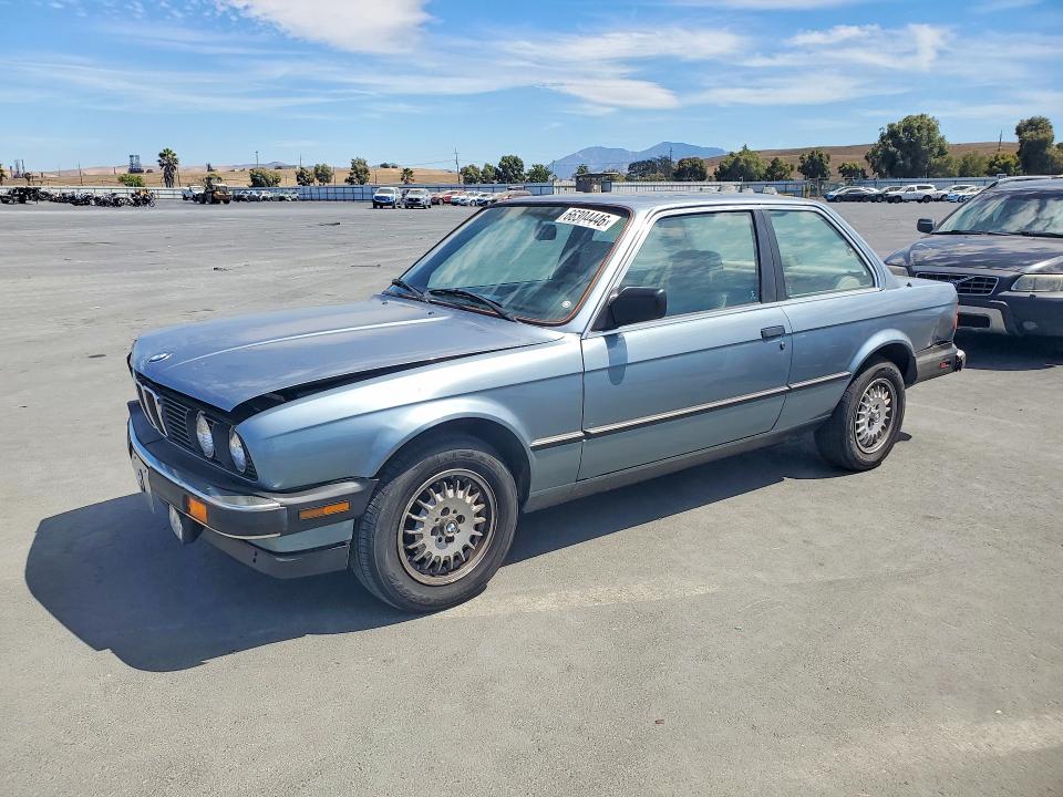 BMW 325 1987 with VIN WBAAB5402H9698203 - Photo from auction