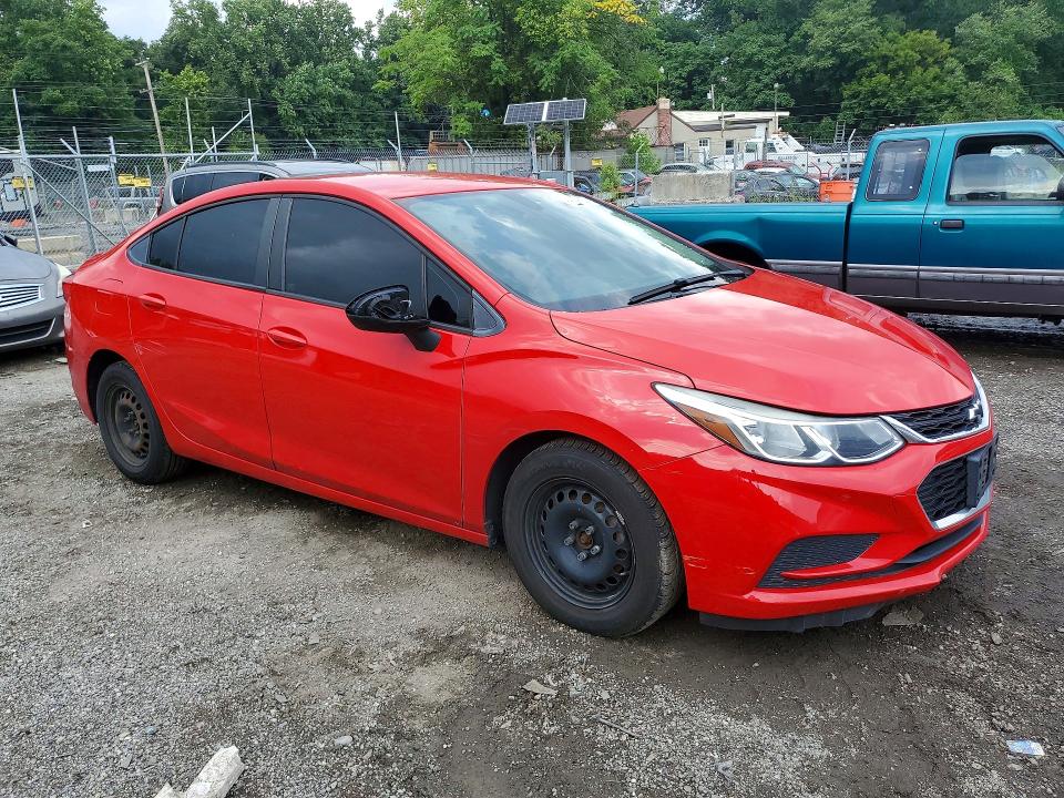 Photo 4 from auction – 2018 CHEVROLET CRUZE with VIN 1G1BC5SM0J7156943