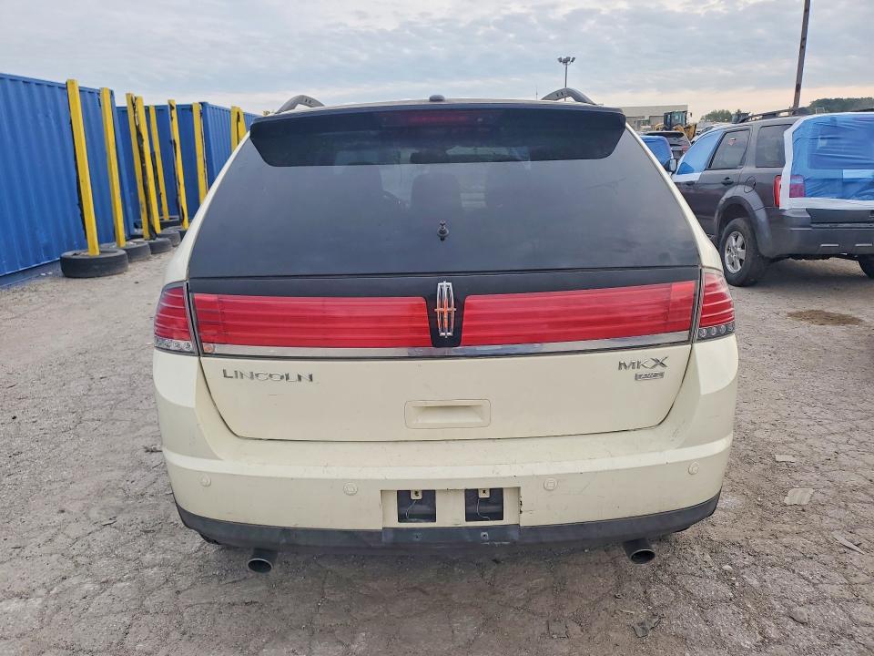 Photo 6 from auction – 2008 LINCOLN MKX with VIN 2LMDU88C38BJ07380