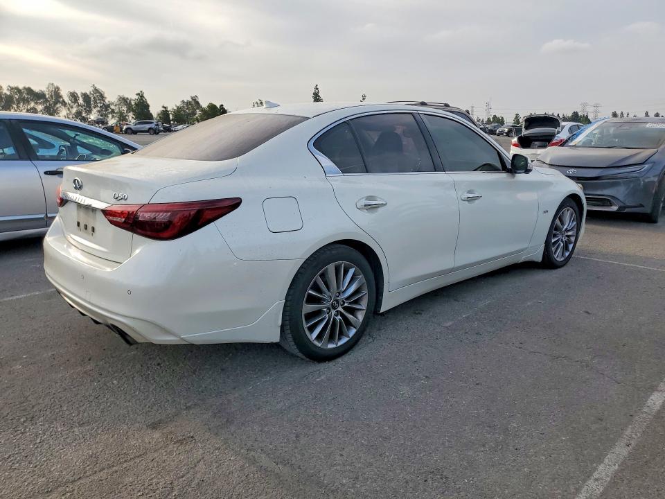 Photo 3 from auction – 2018 INFINITI Q50 with VIN JN1EV7AP4JM358159