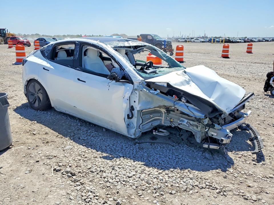Zdjęcie 4 z aukcji – 2026 TESLA MODEL Y z VIN 7SAYGDED8TA450728