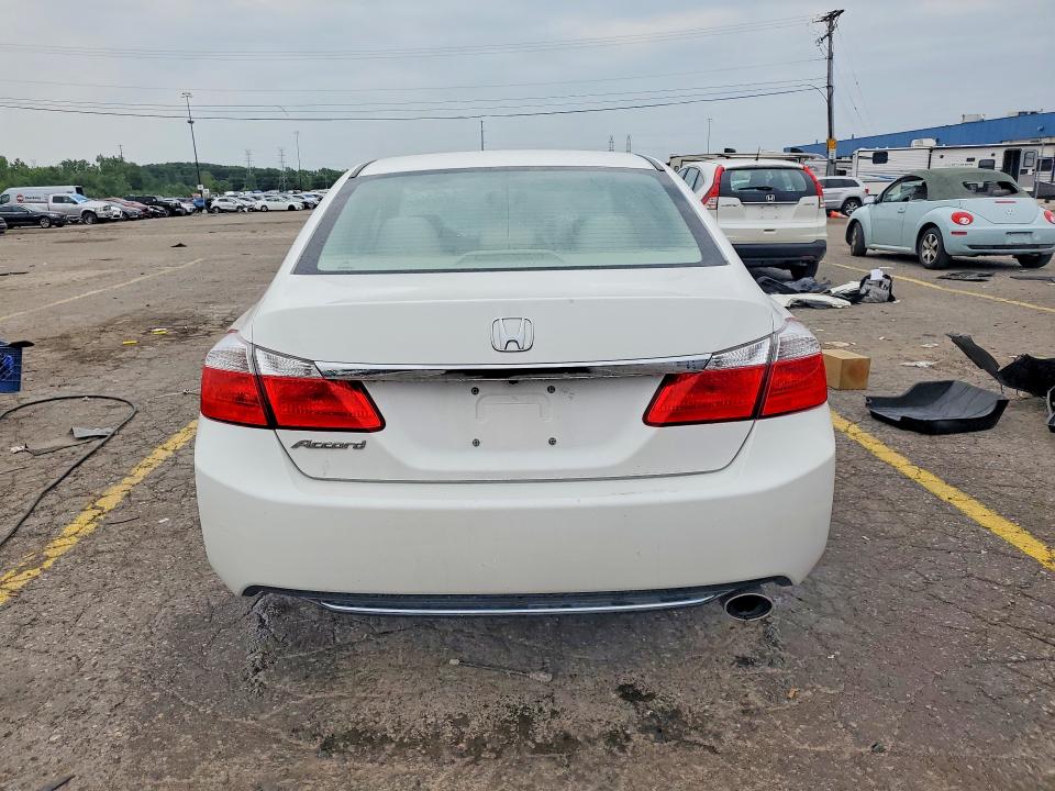 Photo 6 from auction – 2015 HONDA ACCORD with VIN 1HGCR2F35FA211747