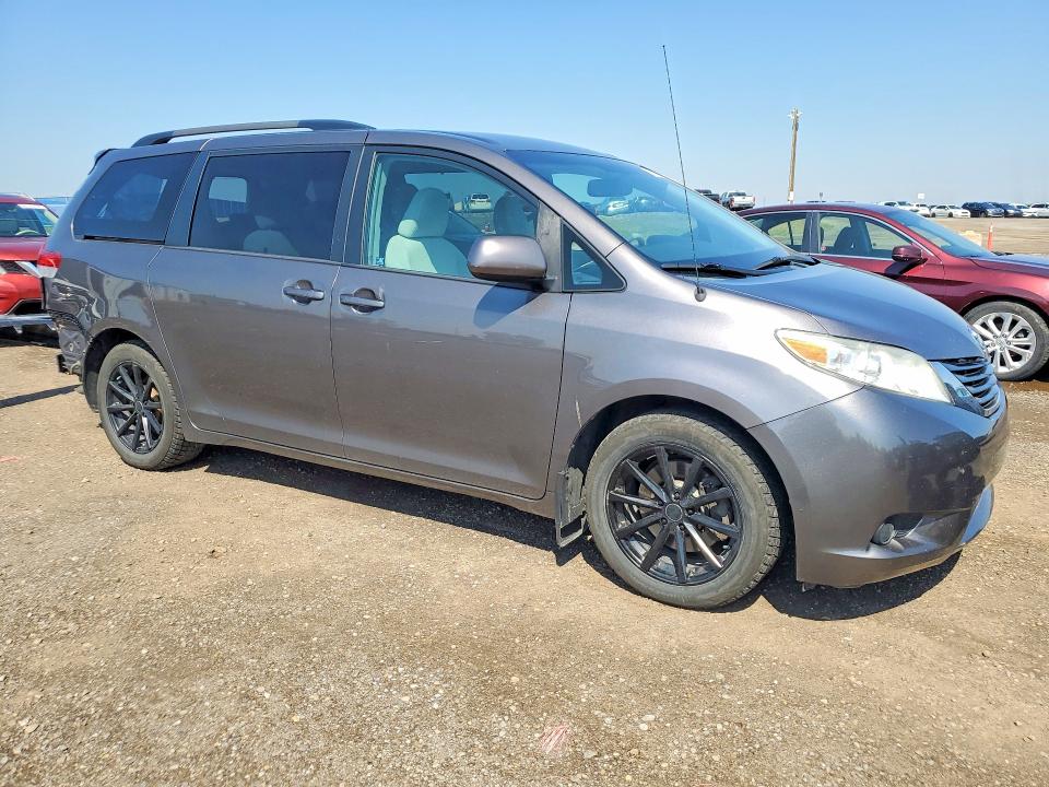 Photo 4 from auction – 2013 TOYOTA SIENNA with VIN 5TDKK3DC1DS366559