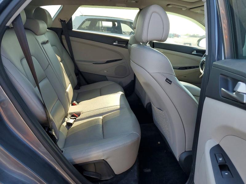 Photo 11 from auction – 2017 HYUNDAI TUCSON with VIN KM8J3CA41HU577005