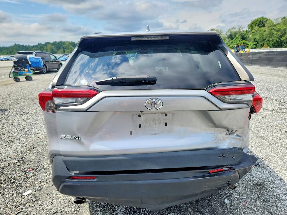 Photo 6 from auction – 2020 TOYOTA RAV4 with VIN 2T3P1RFV7LC128143