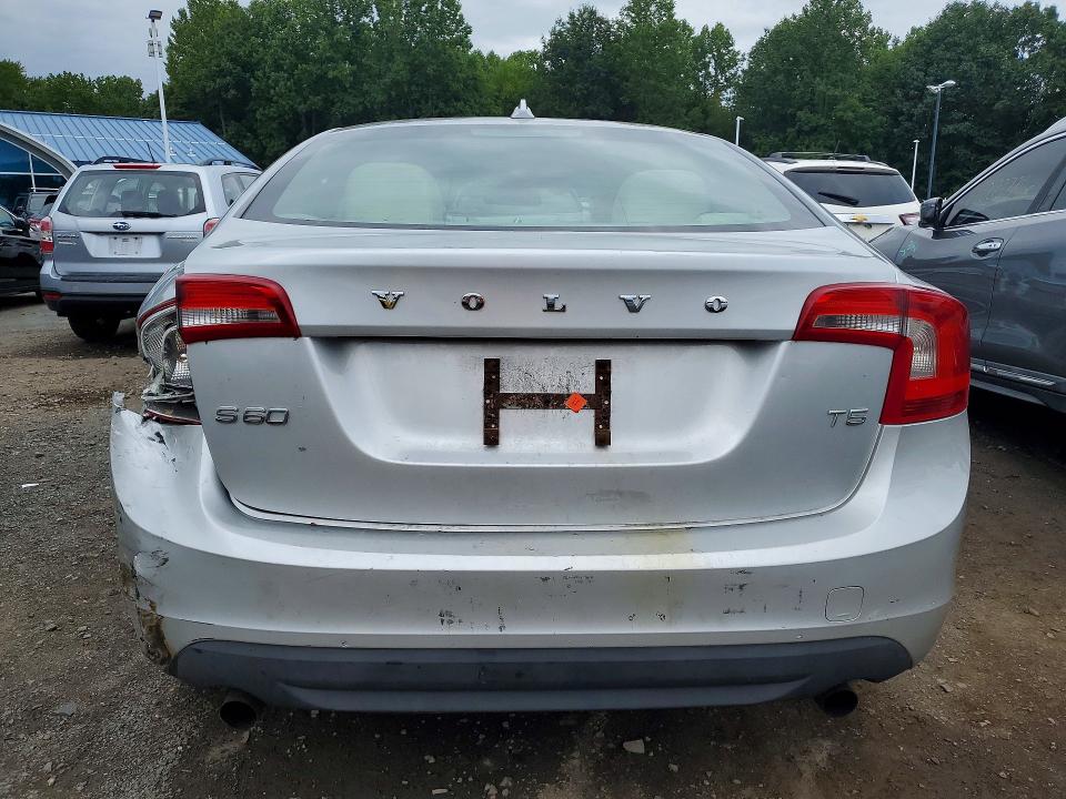 Photo 6 from auction – 2012 VOLVO S60 with VIN YV1622FS2C2021296