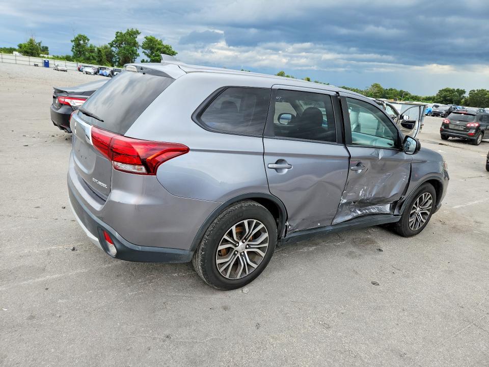 Photo 3 from auction – 2018 MITSUBISHI OUTLANDER with VIN JA4AD2A30JZ043449