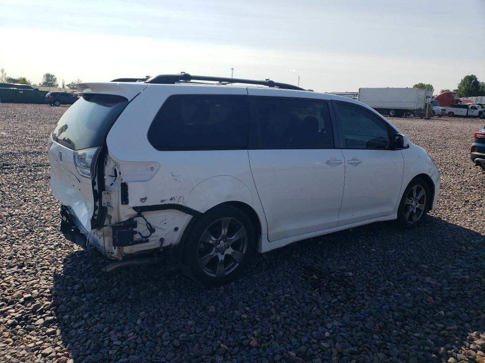 Photo 3 from auction – 2017 TOYOTA SIENNA with VIN 5TDXZ3DC2HS821149